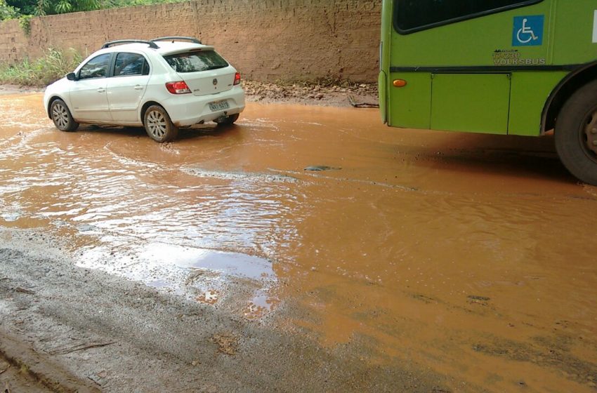  Avenida no Miritiua está tomada por lama e buracos