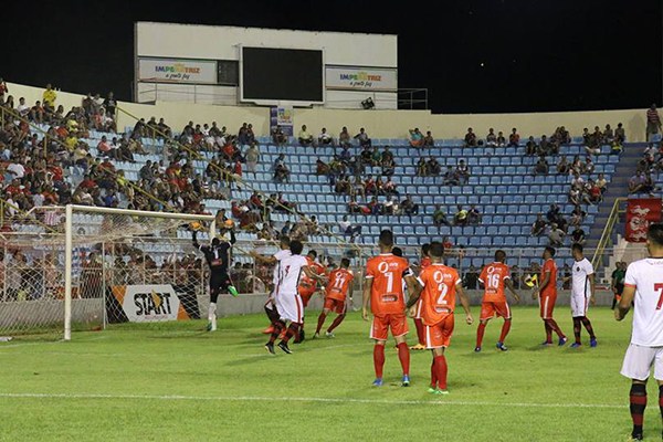  Moto arranca empate na estreia em Imperatriz