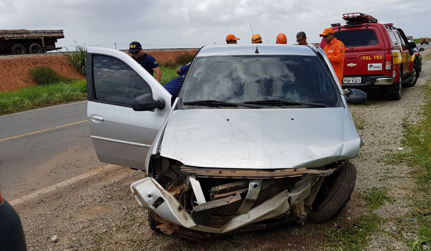  Brita espalhada em rodovia causa acidente em Bacabeira