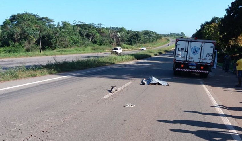  Ônibus atropela e mata pedestre na BR-135