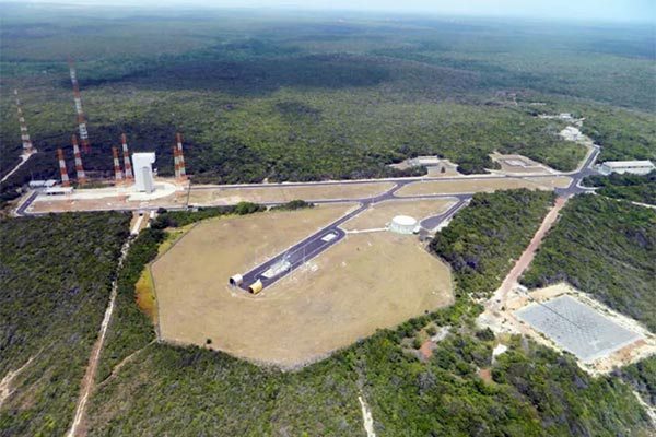  Brasil e EUA fecham acordo sobre base de Alcântara