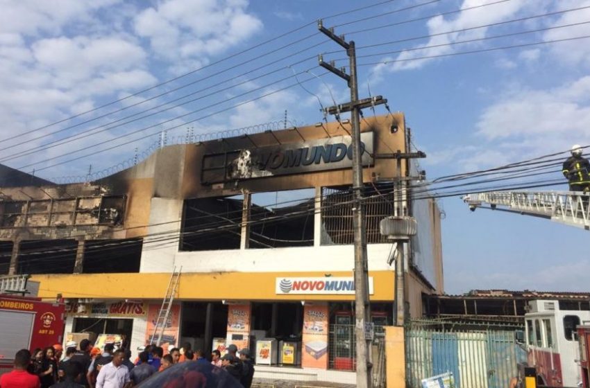  Prédio de loja destruído em incêndio pode ser demolido