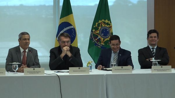  Políticos maranhenses criticam reunião ministerial