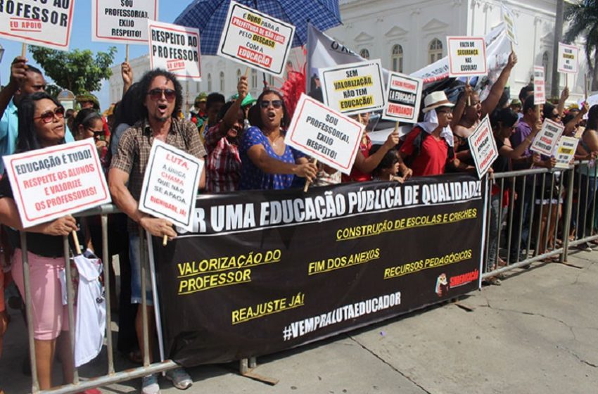  Greve interrompe volta às aulas em São Luís