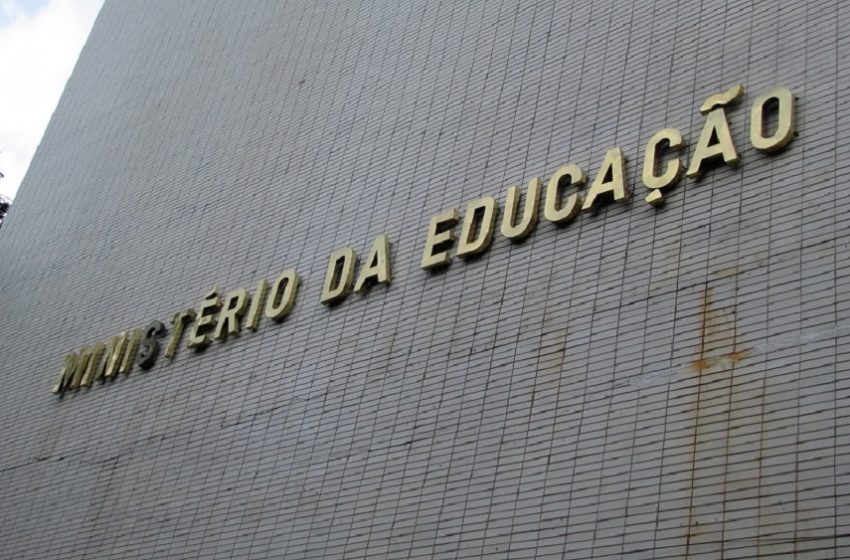  MEC tem que cumprir indicador de investimento em alunos