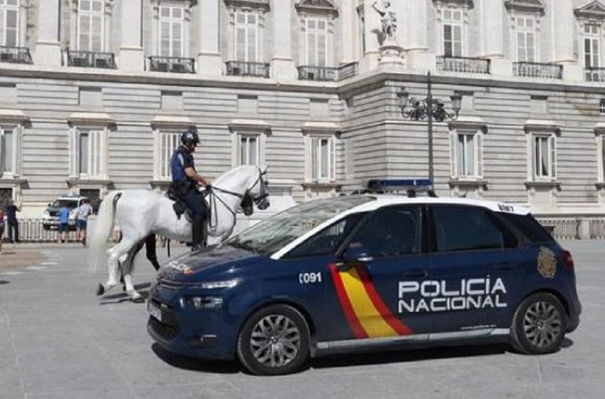  Espanha mantém nível de alerta terrorista e reforça segurança em zona turística