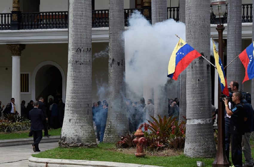  Ataques “terroristas” deixam 7 milhões de venezuelanos sem telefonia móvel