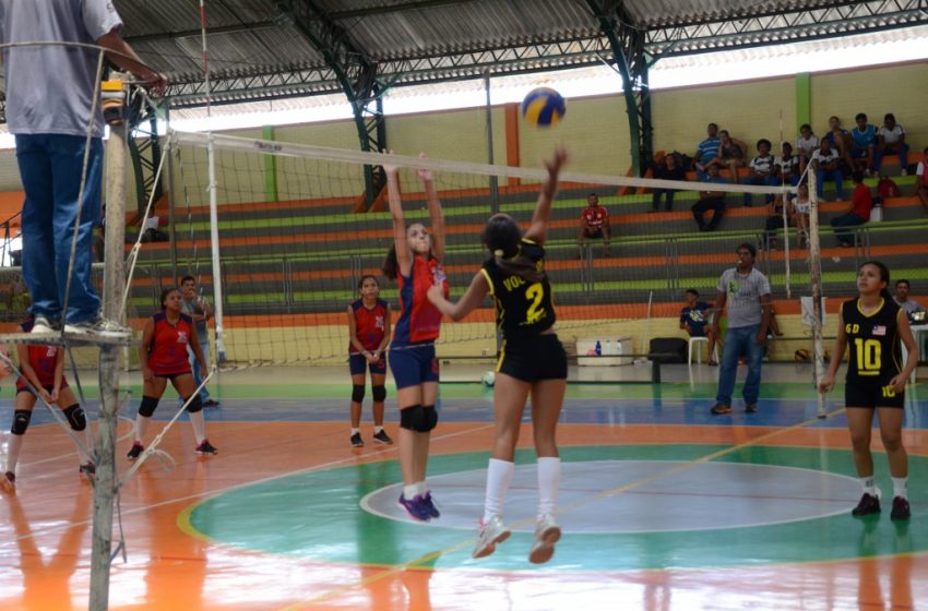  Seis jogos marcam a abertura da Copa Escolar Infanto de Voleibol