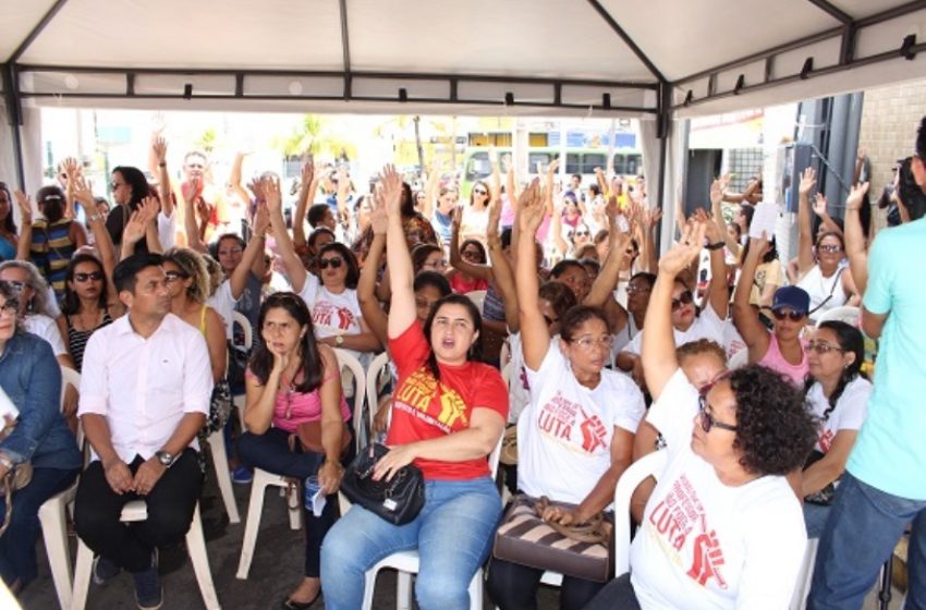  Professores suspendem greve em São Luís