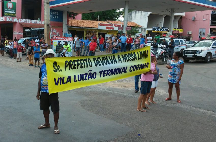  Retirada de linha de ônibus motiva protesto