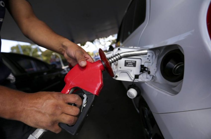  Preço médio da gasolina sobe e atinge recorde para o consumidor