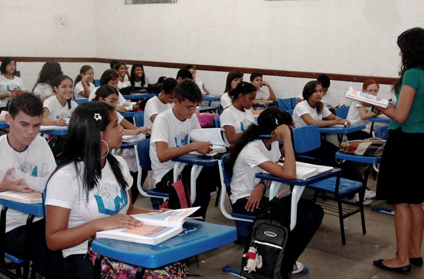  Pré-matrícula para o 1° ano do ensino médio em escola estadual segue até sexta-feira (08)