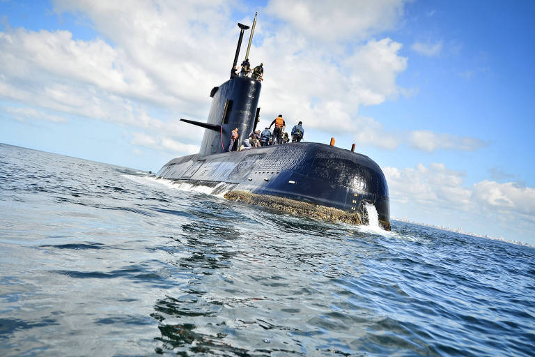  Argentina encerra busca de sobreviventes de submarino