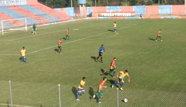  Sampaio vence Santa Quitéria e assume a liderança