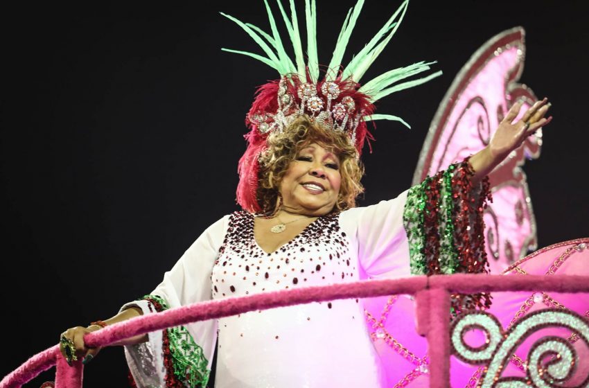  Alcione é homenageada pela Mocidade Alegre