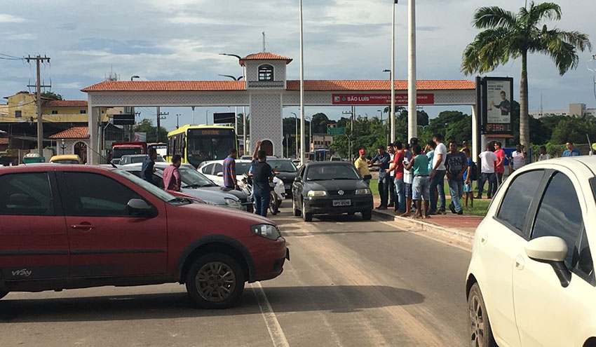  Motoristas de Uber também protestam