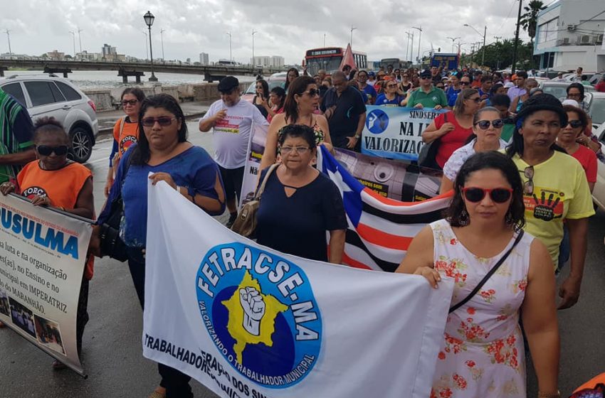  Professores reivindicam direitos da classe