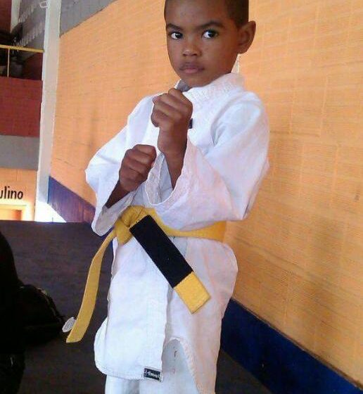  Campeão mirim de karatê precisa de apoio para participar de Campeonato Nacional