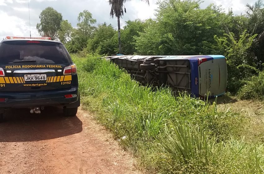  Colisão deixa treze feridos na BR 135