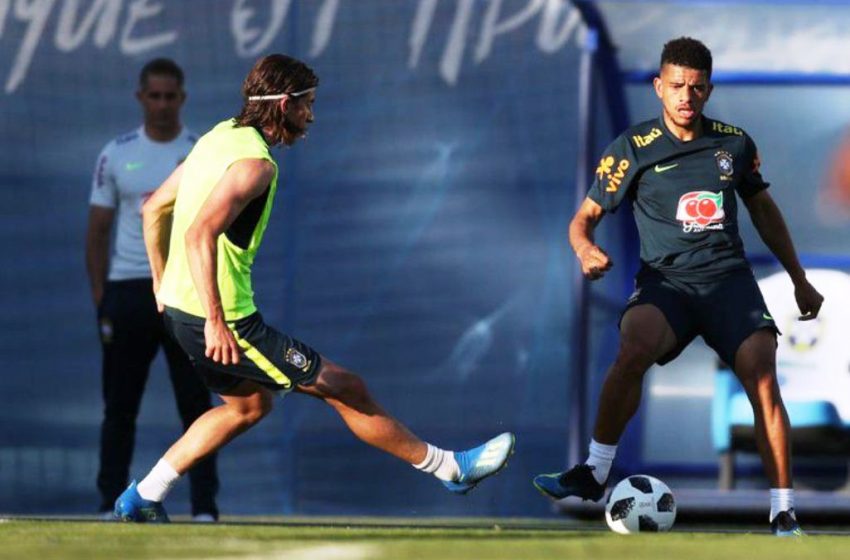  Brasil faz treino preparatório para o jogo contra a Costa Rica