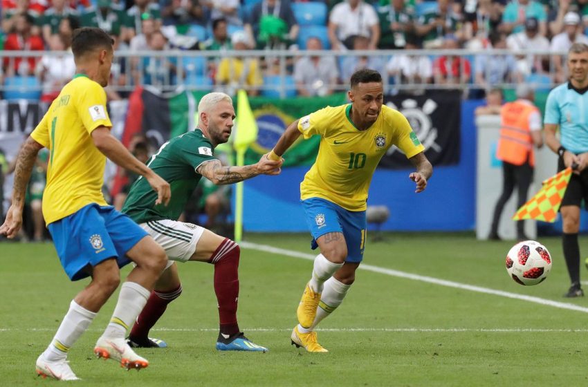  Brasil vence o México e segue na Copa