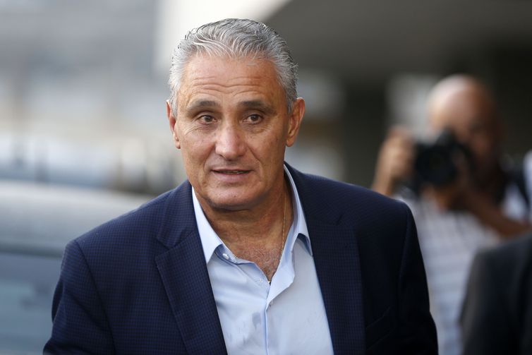  Tite renova com a CBF até a Copa do Catar