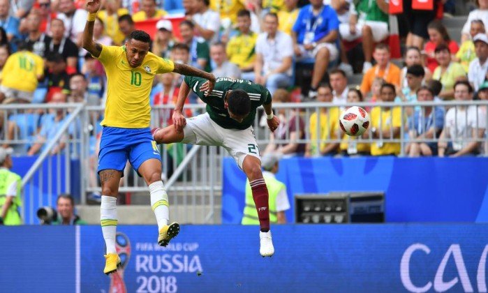  Brasil e México se enfrentam pelas oitavas de final