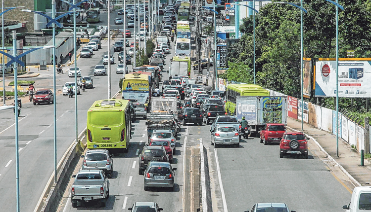  Volta às aulas deixa trânsito lento em SL