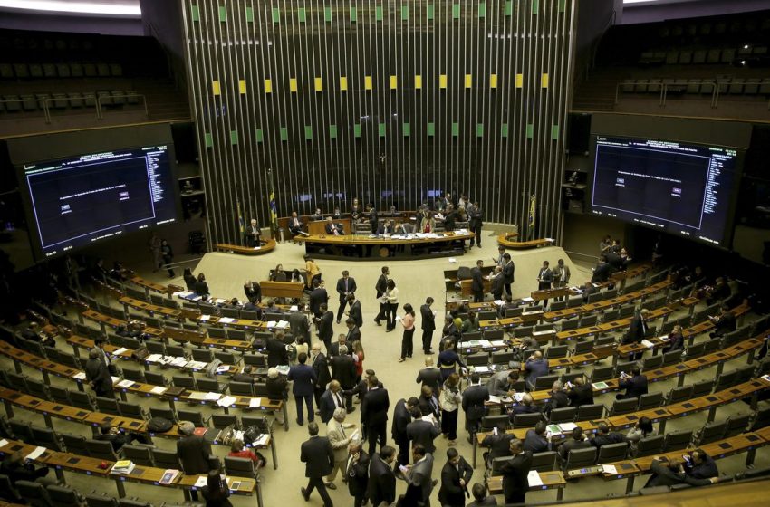  Mais de 90% dos deputados tentarão a reeleição