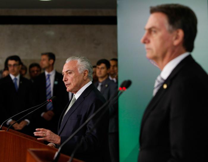  Temer sugere a Bolsonaro PEC da Previdência até 15 de janeiro