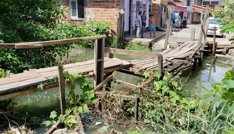  Ponte ameaça segurança na Ivar Saldanha