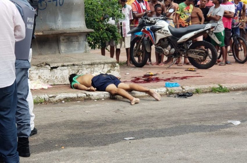  Homem é morto a tiros em parada de ônibus