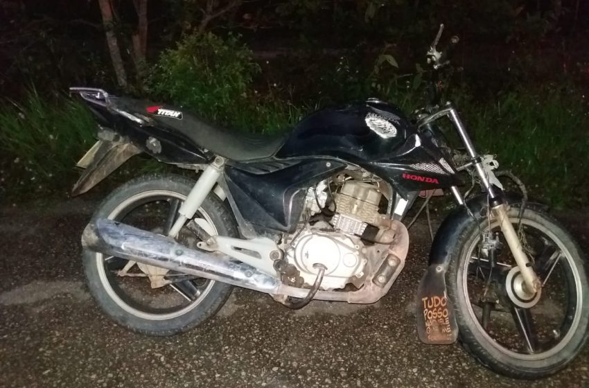  Motociclista colide com animal e morre