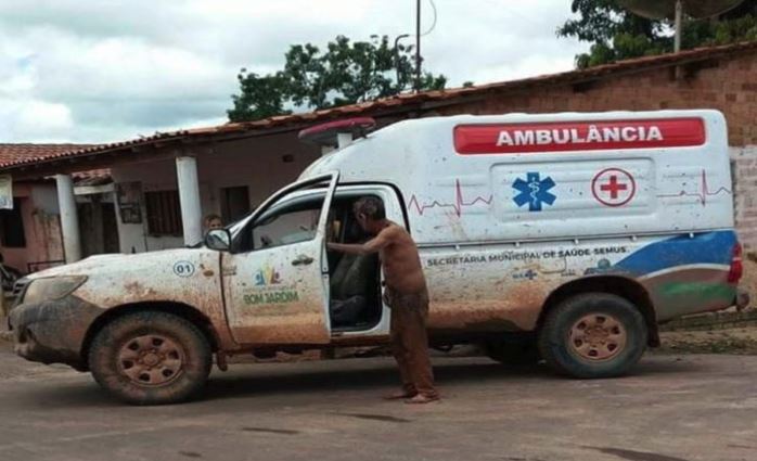  Criança de 2 anos morre após ser atropelada por ambulância