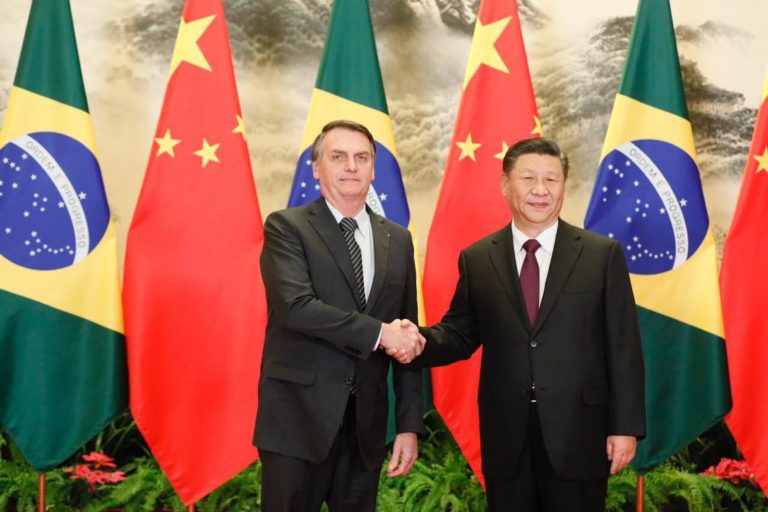  Brasil e China firmam acordo de investimentos