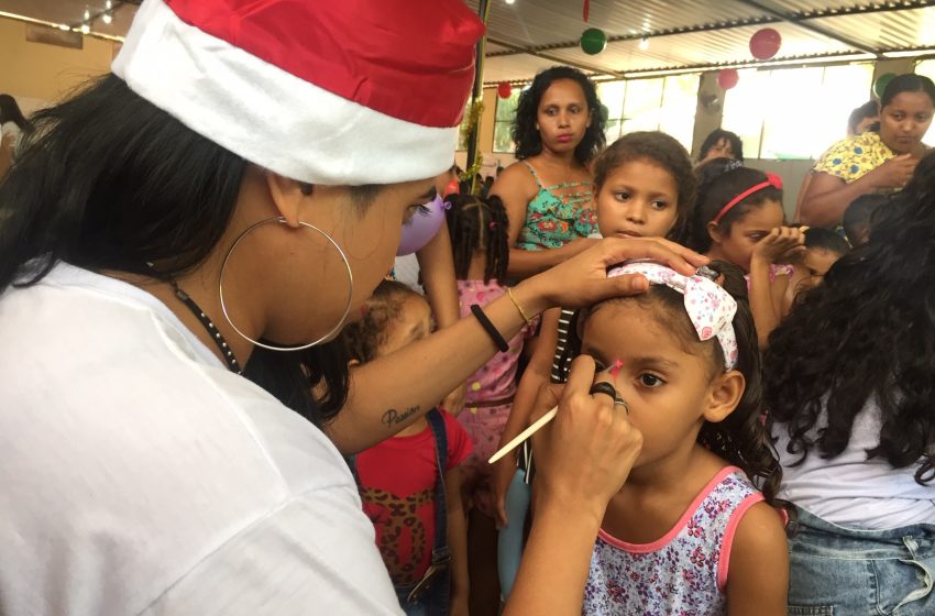  Crianças do Cajueiro ganham festa de Natal com Papai Noel, presentes e brincadeiras no Porto São Luís