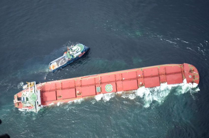  Iniciada retirada de óleo do navio encalhado no Maranhão