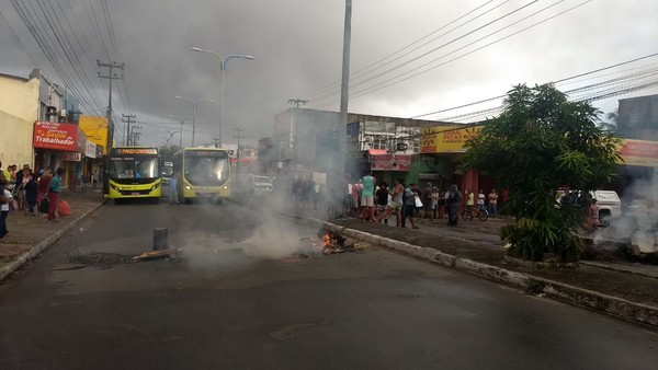  Protesto interdita Avenida São Marçal em São Luís