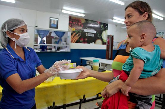  Doações de alimentos e contratos de veterinários estão na pauta do Plenário