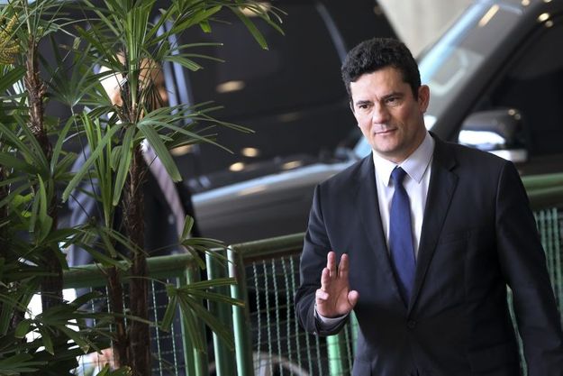  Líderes lamentam pedido de demissão de Sérgio Moro; oposição fala em impeachment