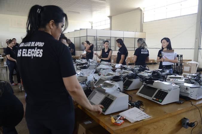  Senadores e deputados vão debater possível mudança de data das eleições municipais