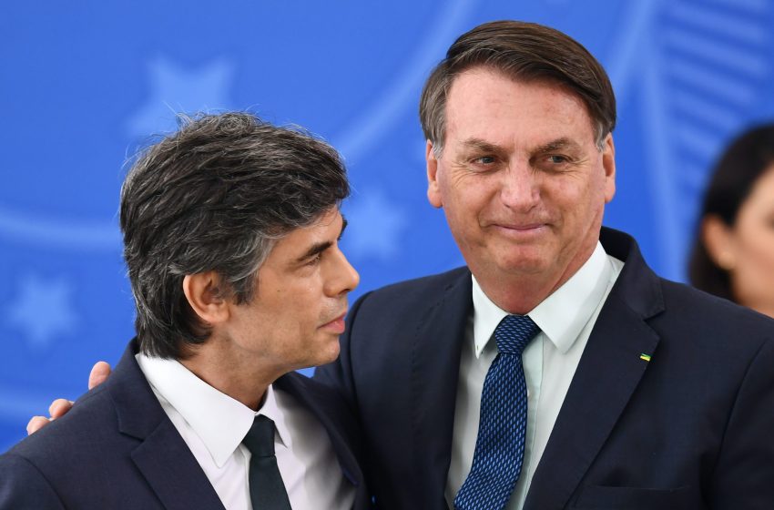  Bolsonaro surpreende Teich e inclui academias, salões e barbearias em serviços essenciais