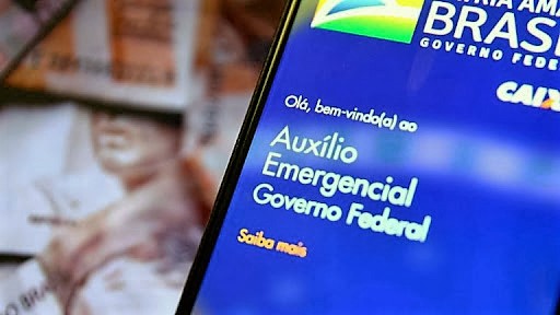  Bolsonaro diz que auxílio emergencial será de R$ 300 por mais 4 meses