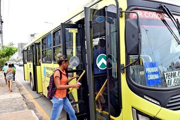  Sindicatos dos Rodoviários decide adiar paralisação de ônibus na capital