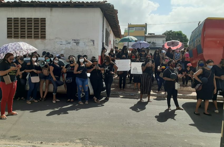  Professores reivindicam salário em São José de Ribamar