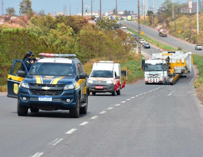  Mega turbina chega ao povoado Entrocamento na BR-135