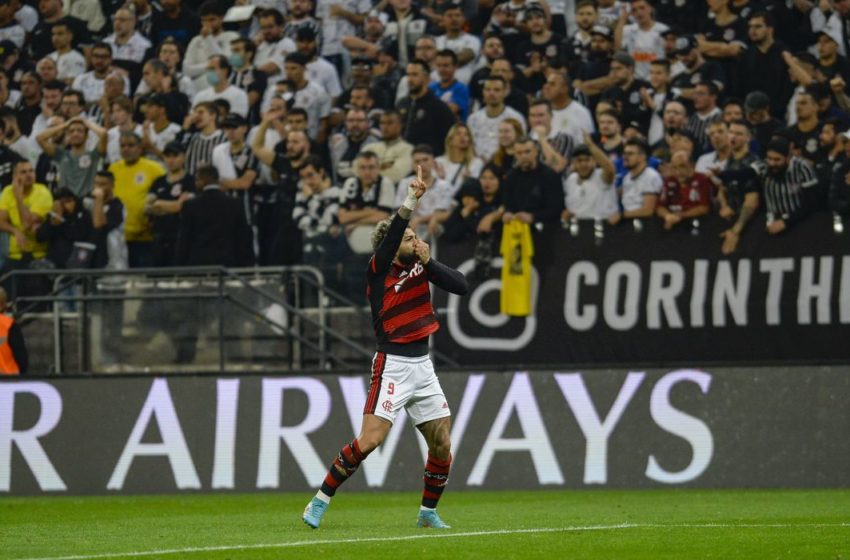  Fla bate Corinthians com gols de Arrascaeta e Gabriel na Libertadores