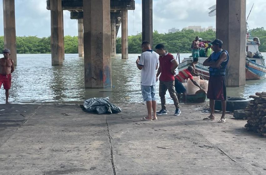  Corpo de pescador é encontrado boiando embaixo de ponte da capital