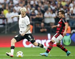  Corinthians e Flamengo se enfrentam nesta terça-feira pela Libertadores