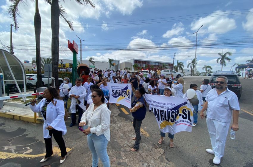  Enfermeiros e técnicos realizam protesto na capital